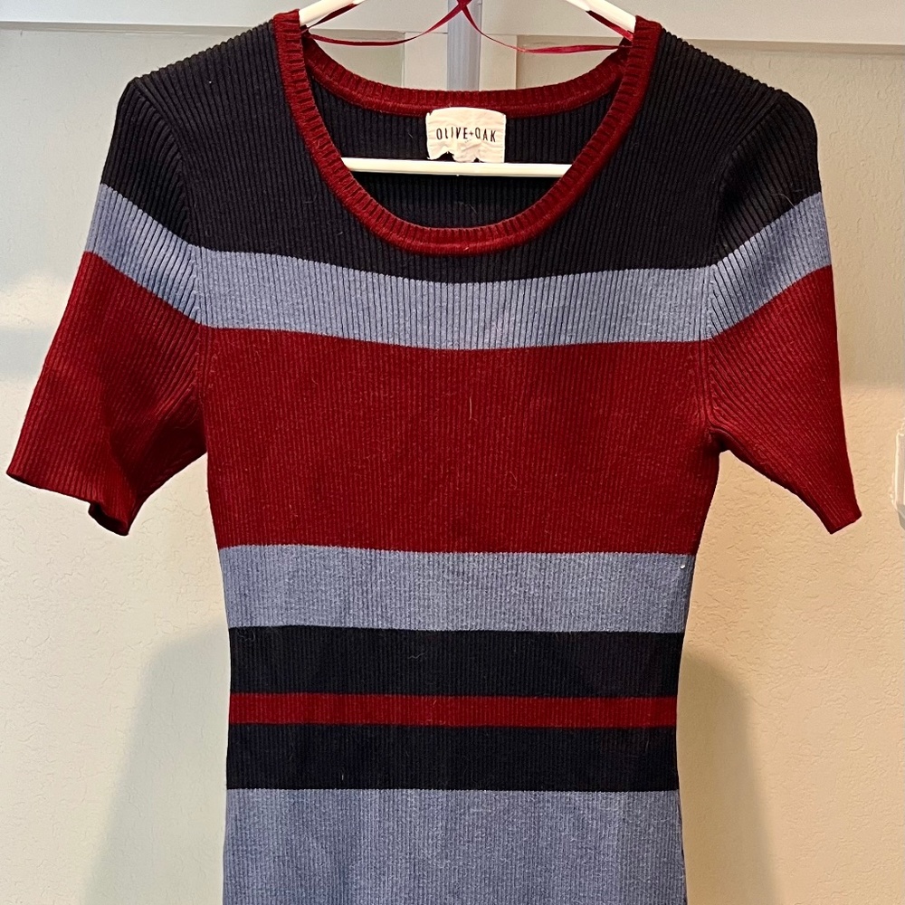 Olive + Oak midi short sleeve sweater dress